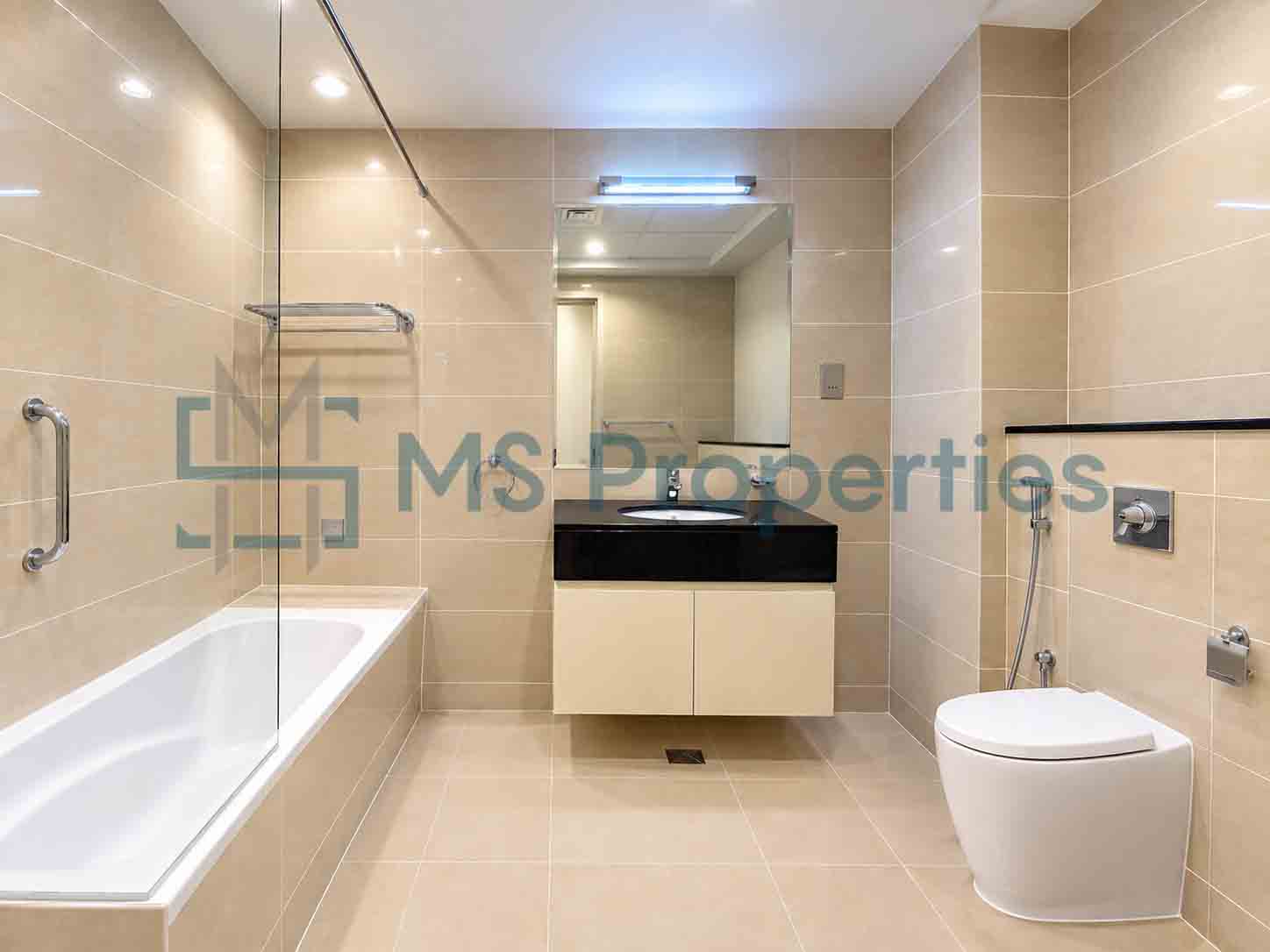 Luxury 1BDR Furnished w/ Balcony | Prime Location