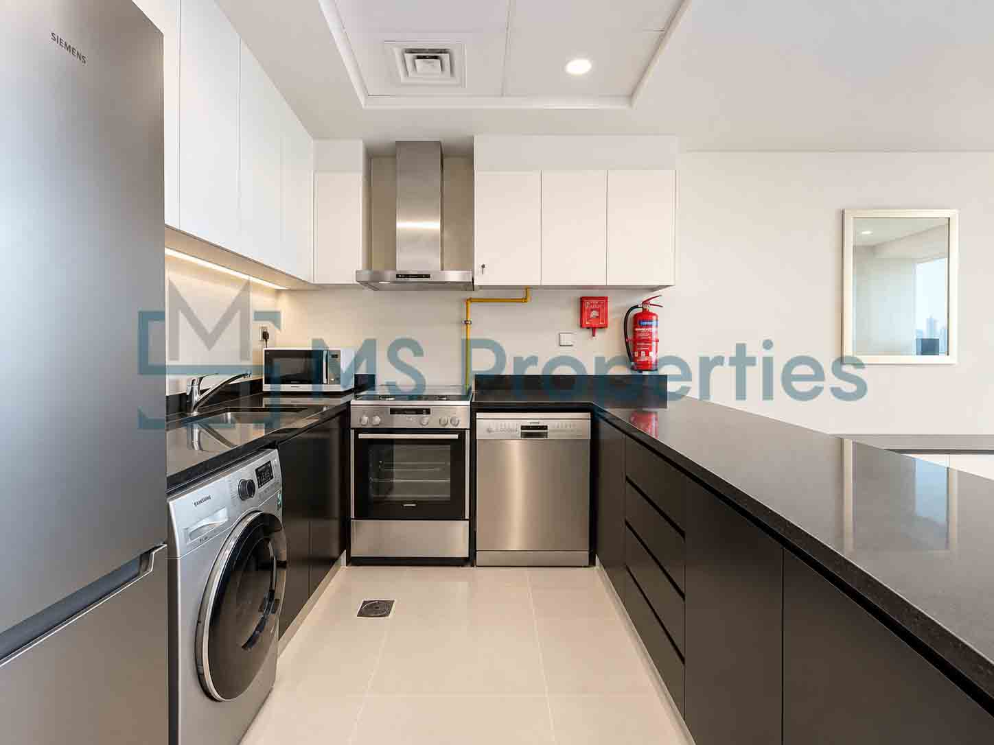 Luxury 1BDR Furnished w/ Balcony | Prime Location