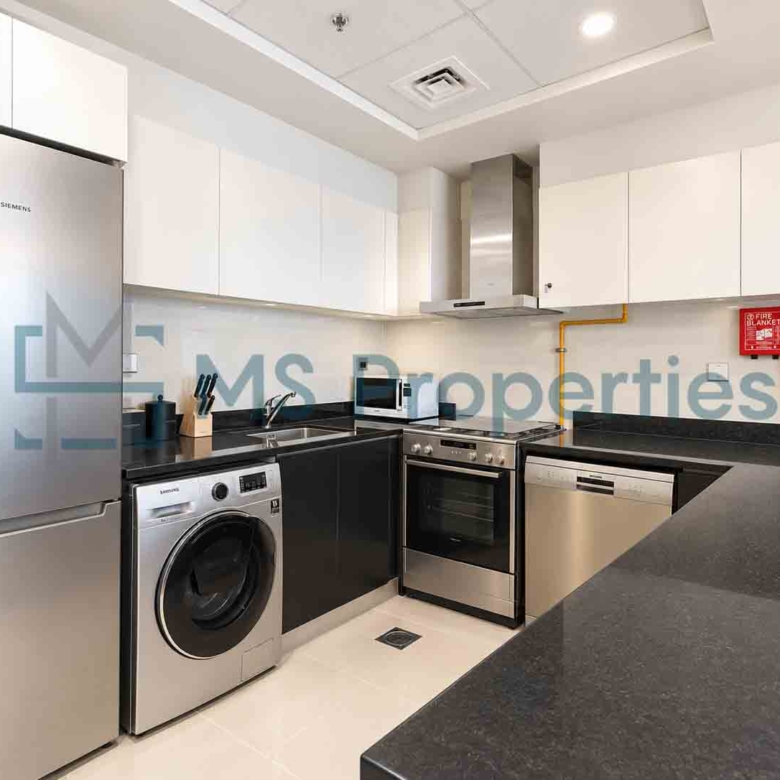 Luxury 1BDR Furnished w/ Balcony | Prime Location
