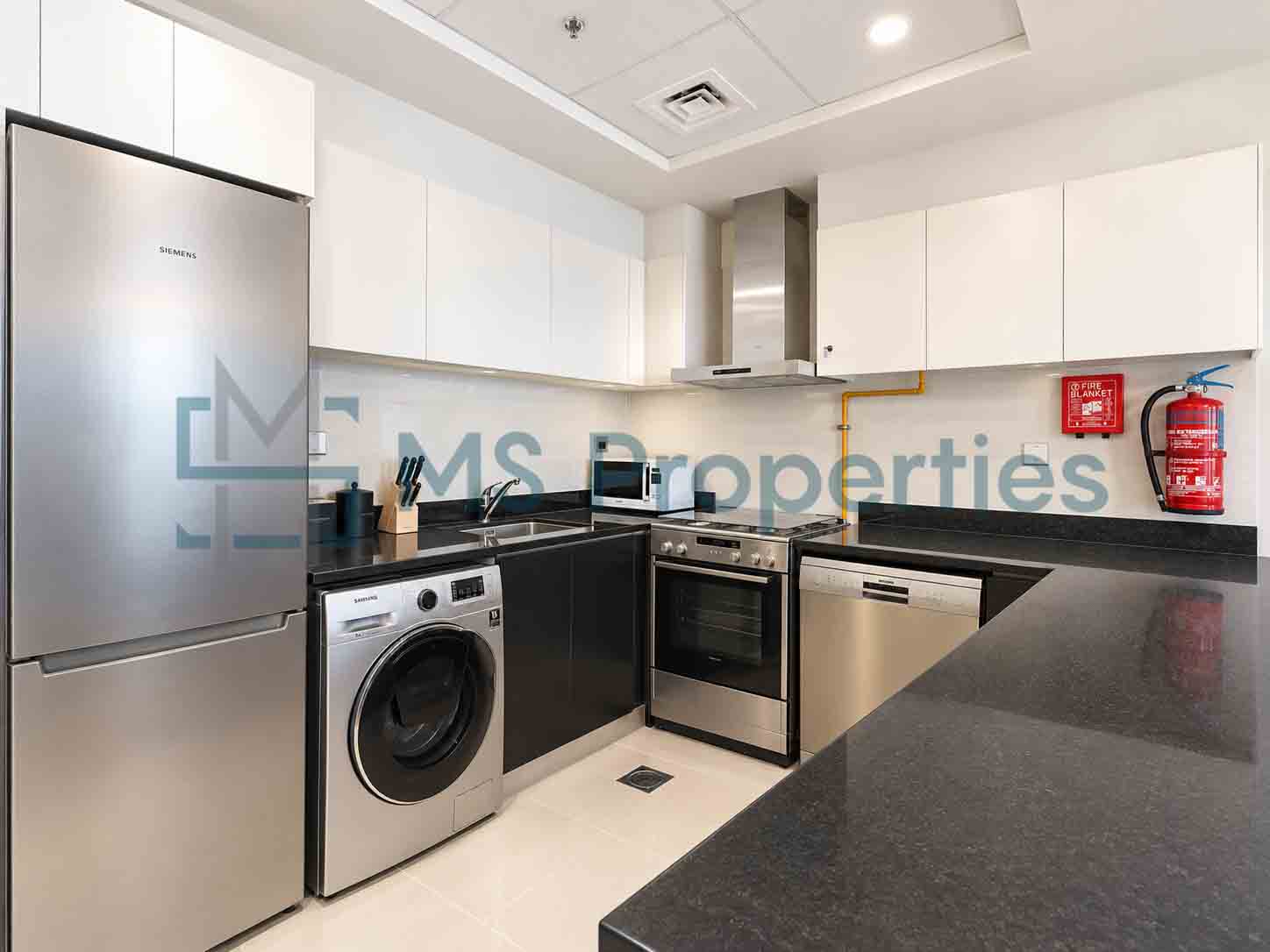 Luxury 1BDR Furnished w/ Balcony | Prime Location