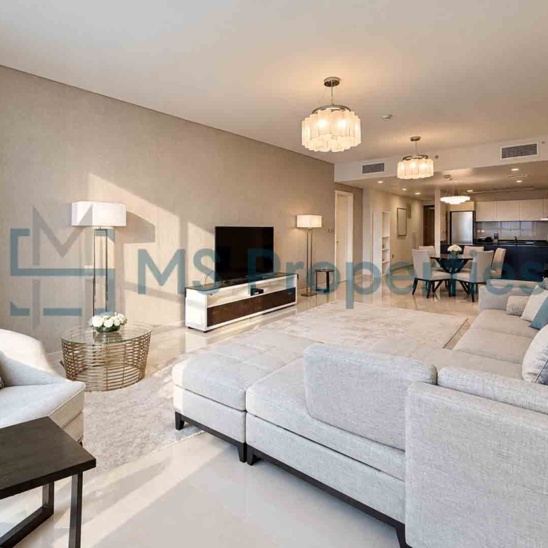 Luxury 1BDR Furnished w/ Balcony | Prime Location
