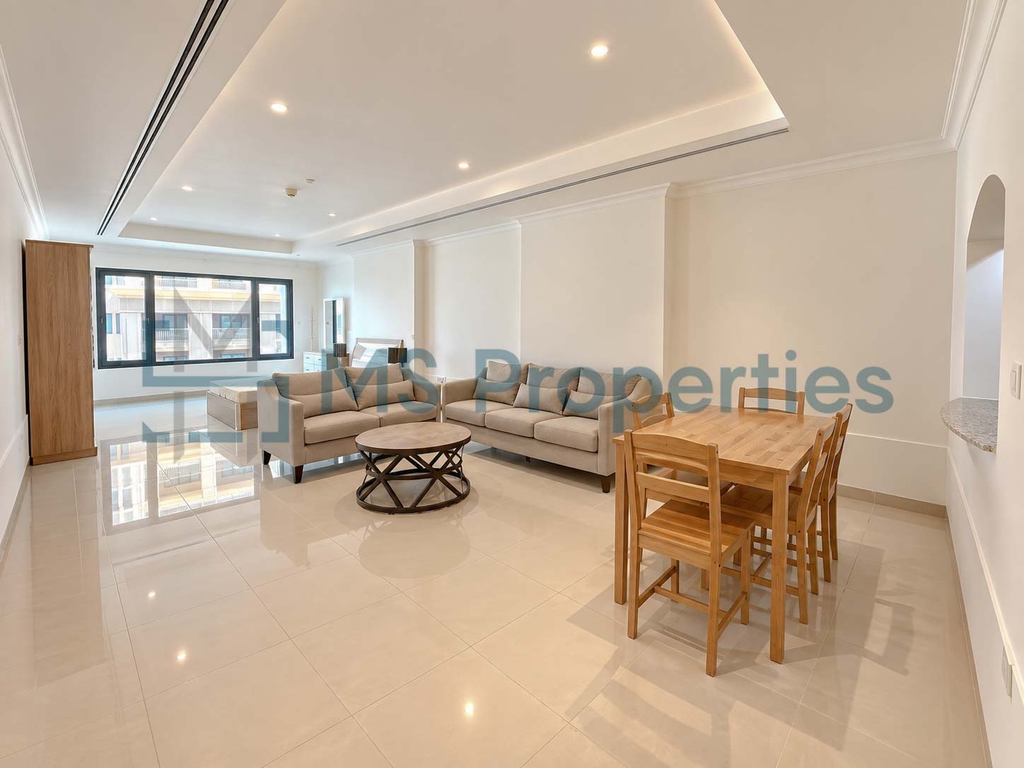 T14_411_-3 Bright and Sophisticated Studio Unit Fully Furnished