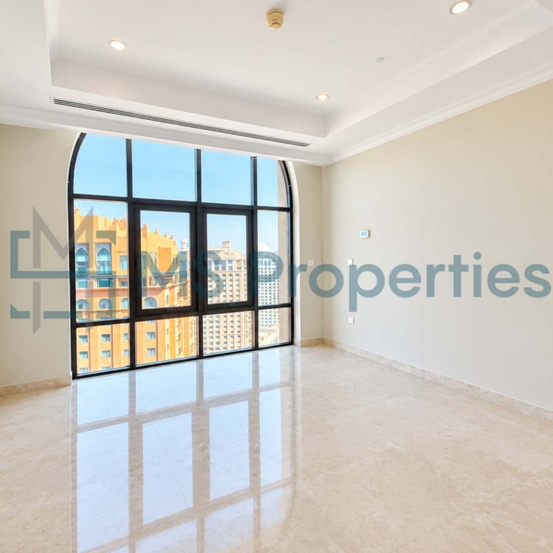 Modern 4 Bedrooms with 2 Maids Room Penthouse for Sale