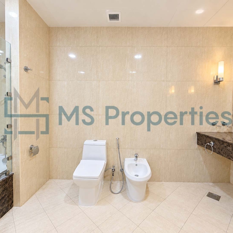 Modern 4 Bedrooms with 2 Maids Room Penthouse for Sale