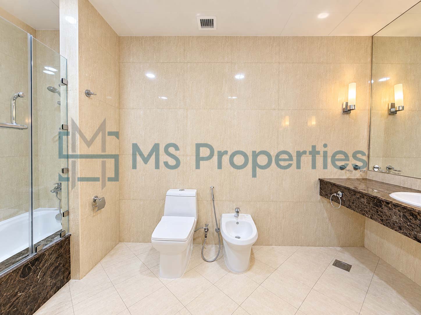 Modern 4 Bedrooms with 2 Maids Room Penthouse for Sale