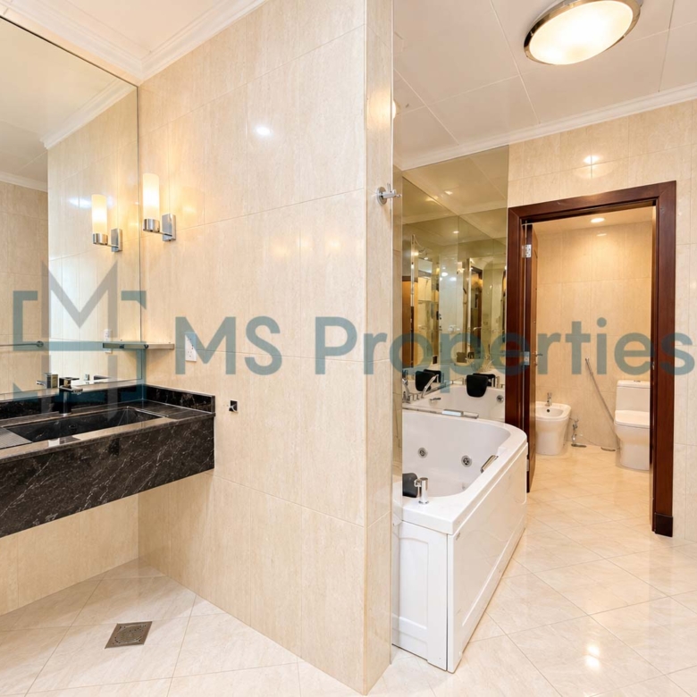 Modern 4 Bedrooms with 2 Maids Room Penthouse for Sale