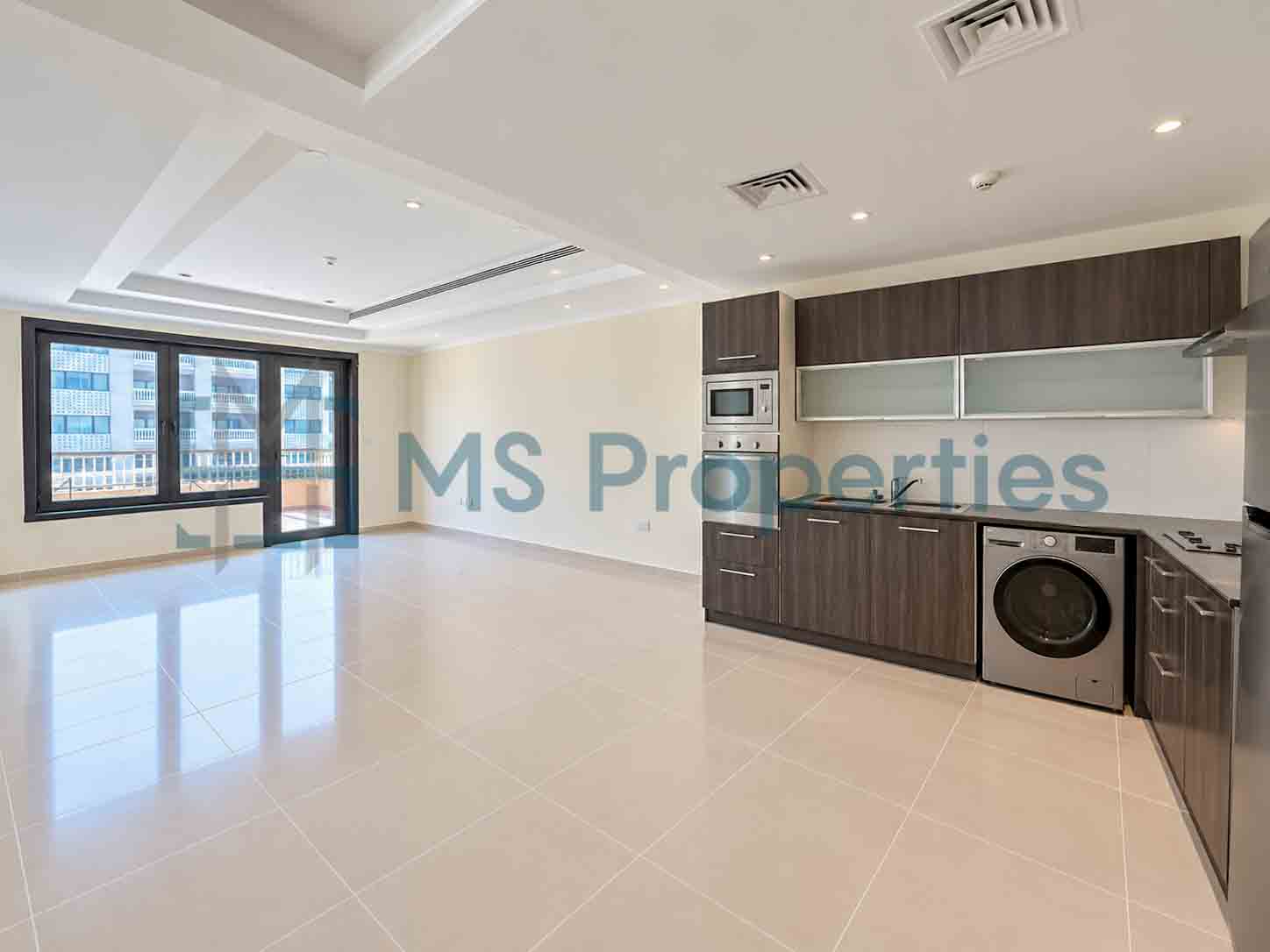 Large Terrace Studio Apartment Marina View Balcony