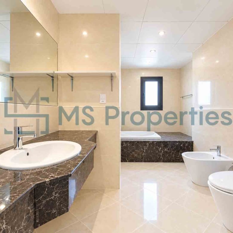 Stunning 2 BHK | Great Layout Balcony | Marina View