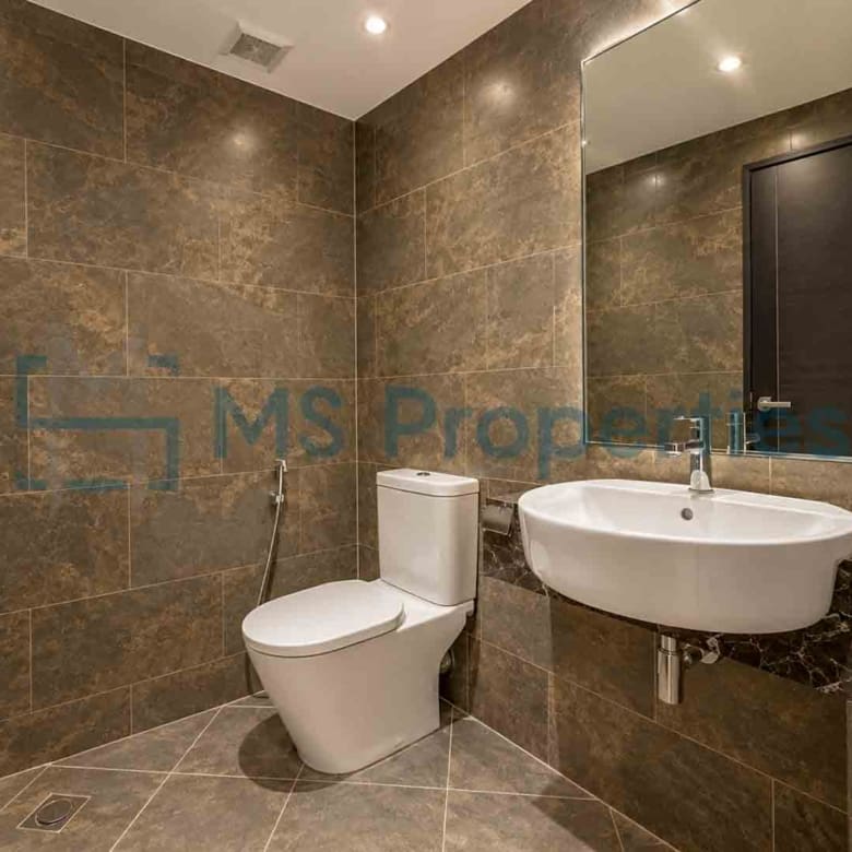 Stunning 2 BHK | Great Layout Balcony | Marina View
