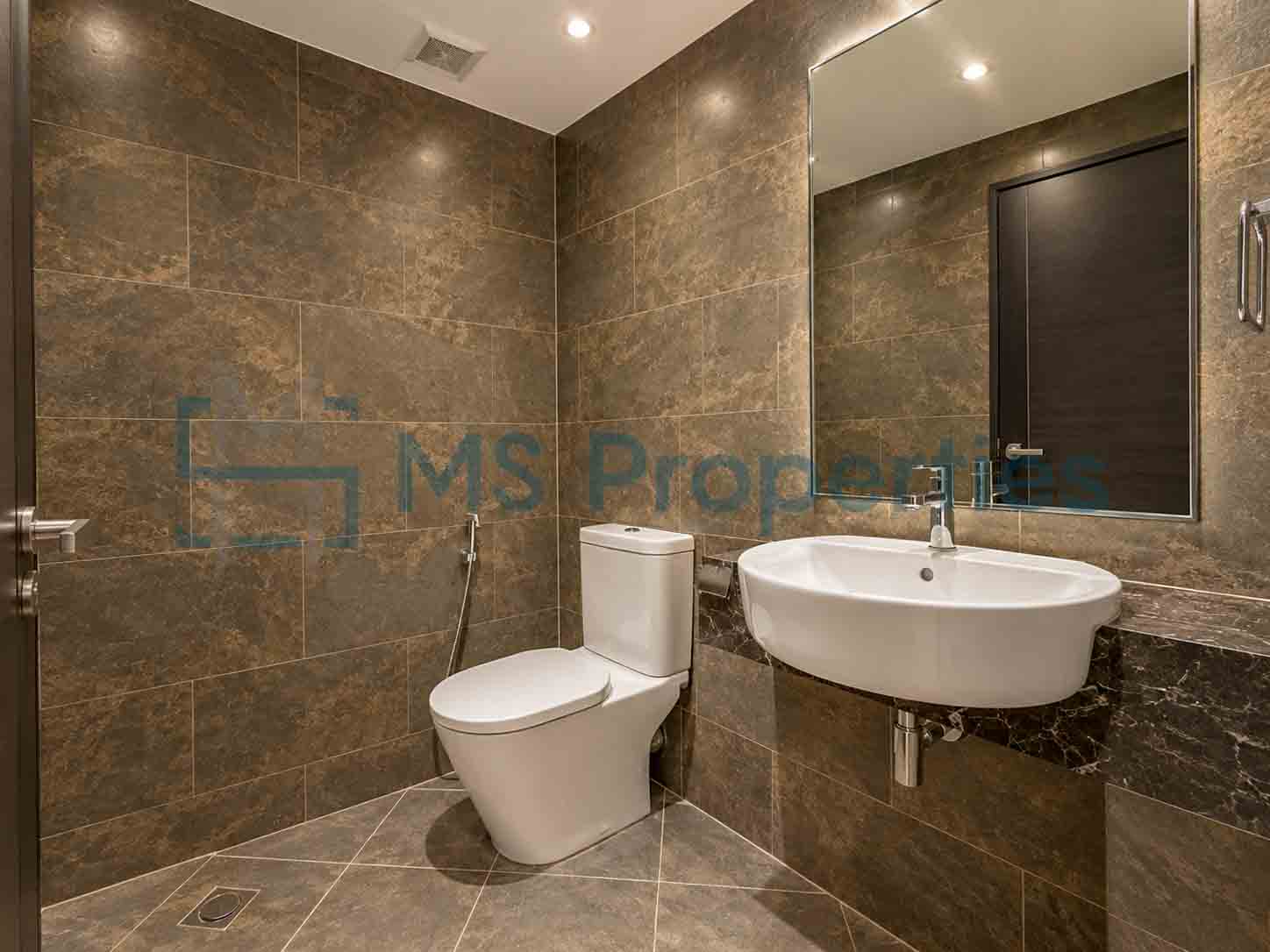 Stunning 2 BHK | Great Layout Balcony | Marina View