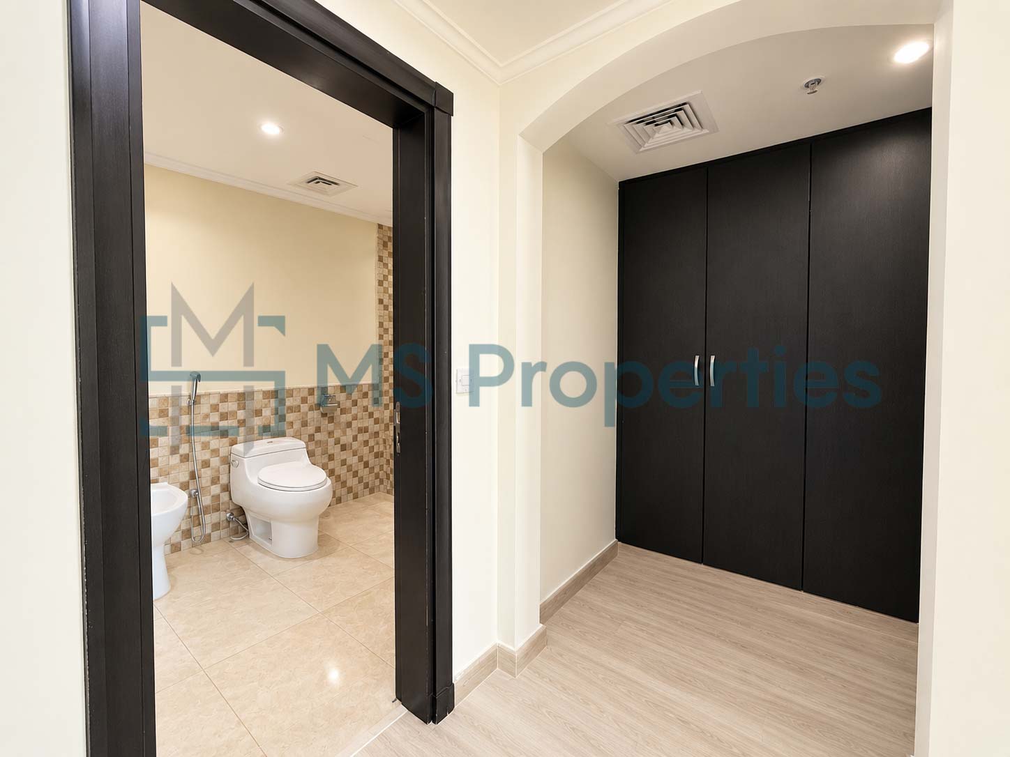 High-End 3BHK with MaidRoom Apartment with Marina View Balcony