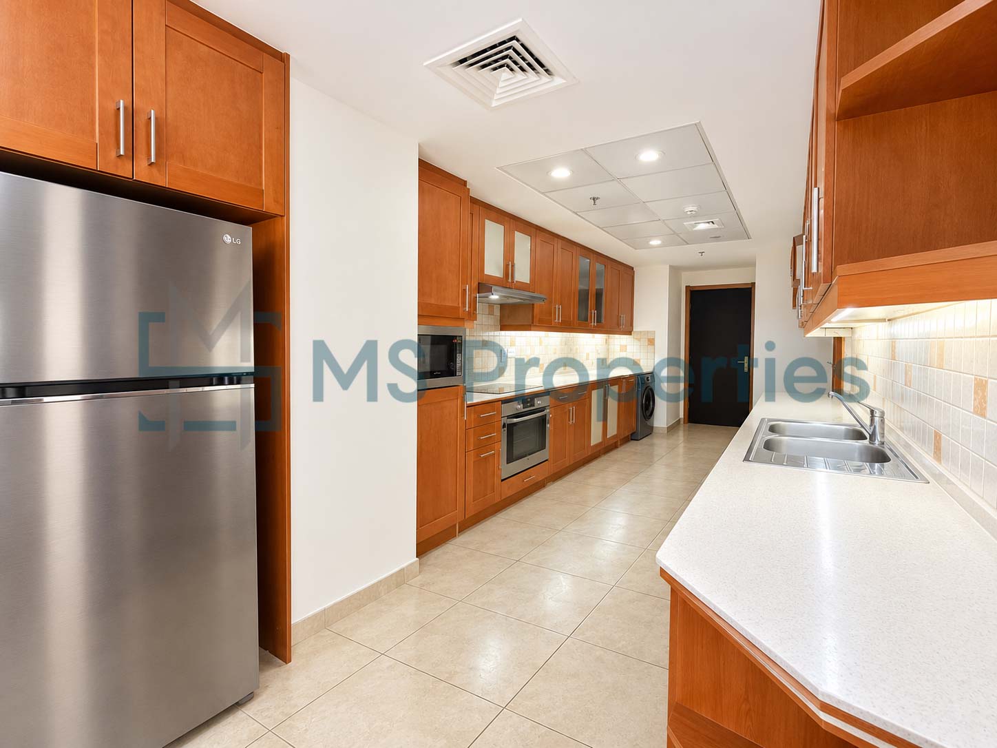 Luxury 3BHK+Maid Room | Furnished | Sea View Balcony