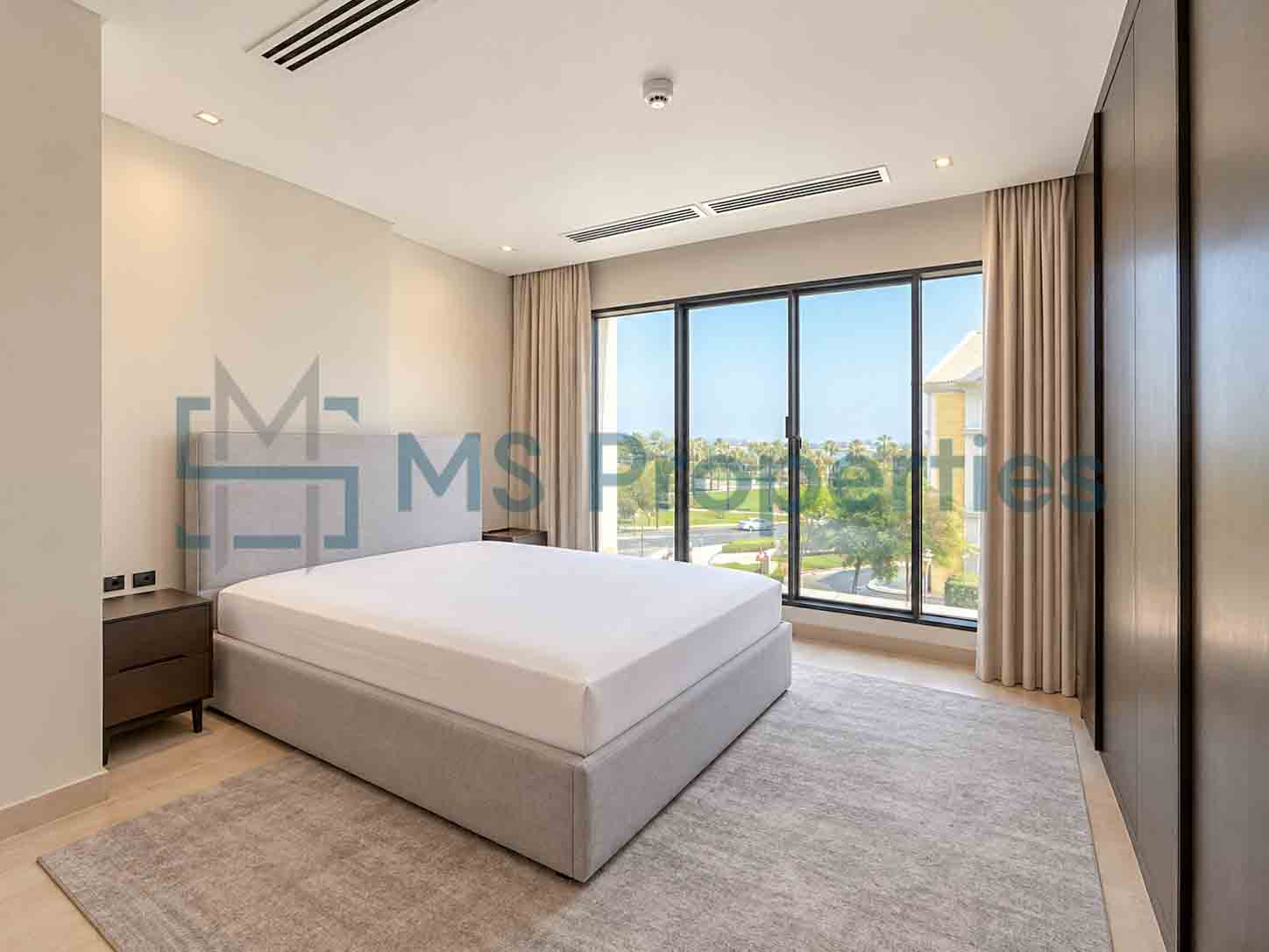 Sophisticated Studio Furnished with Great View