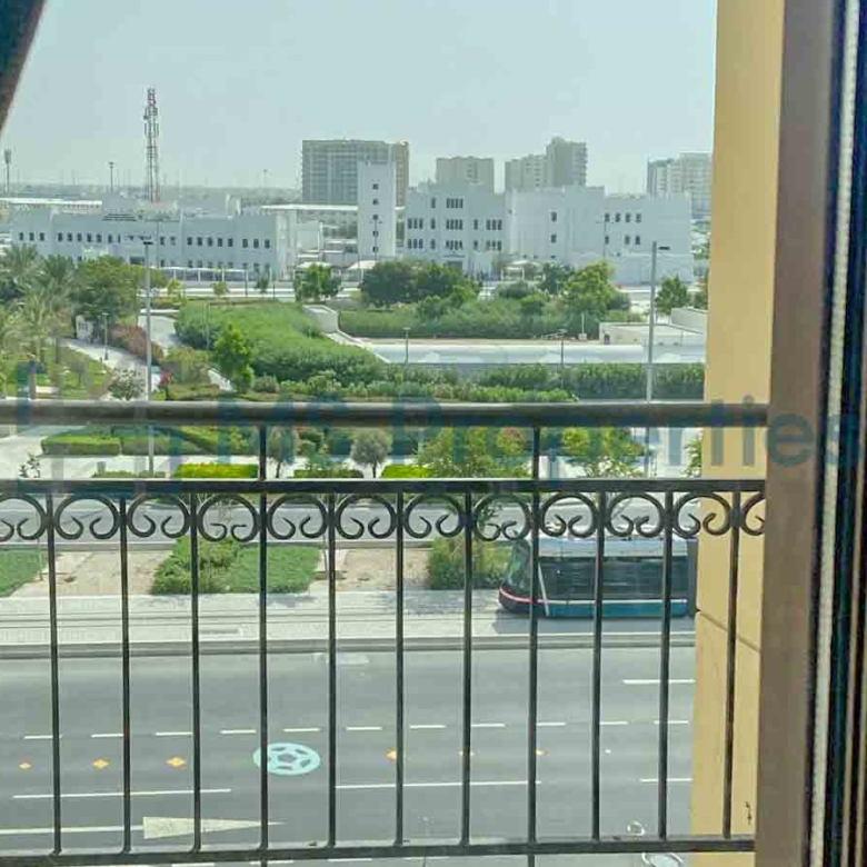 For Sale | Bright & Cozy Studio Unit with Balcony