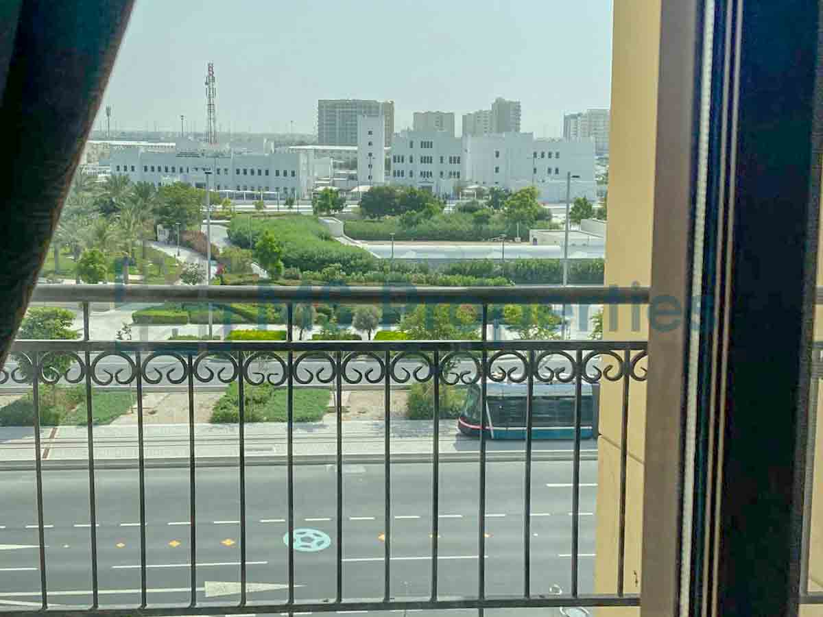 For Sale | Bright & Cozy Studio Unit with Balcony