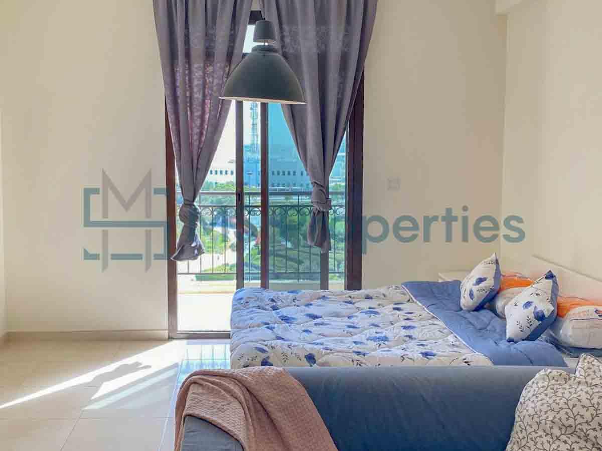 For Sale | Bright & Cozy Studio Unit with Balcony
