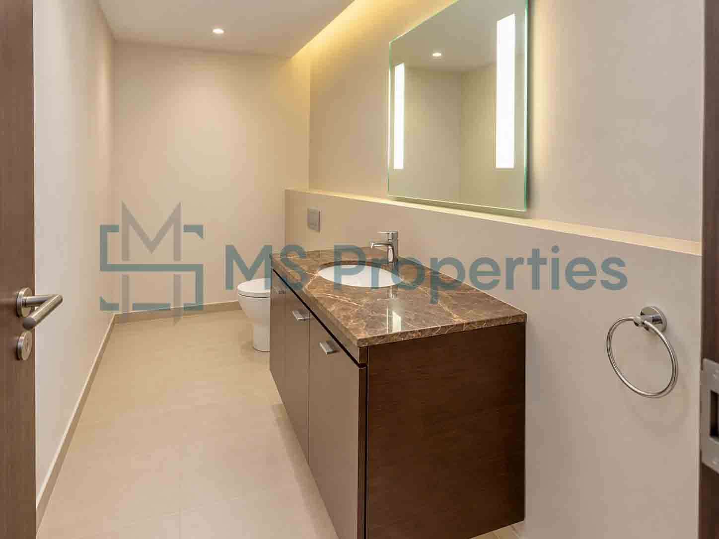 Stunning 1 BHK Apartment with Huge Balcony | Bills Included