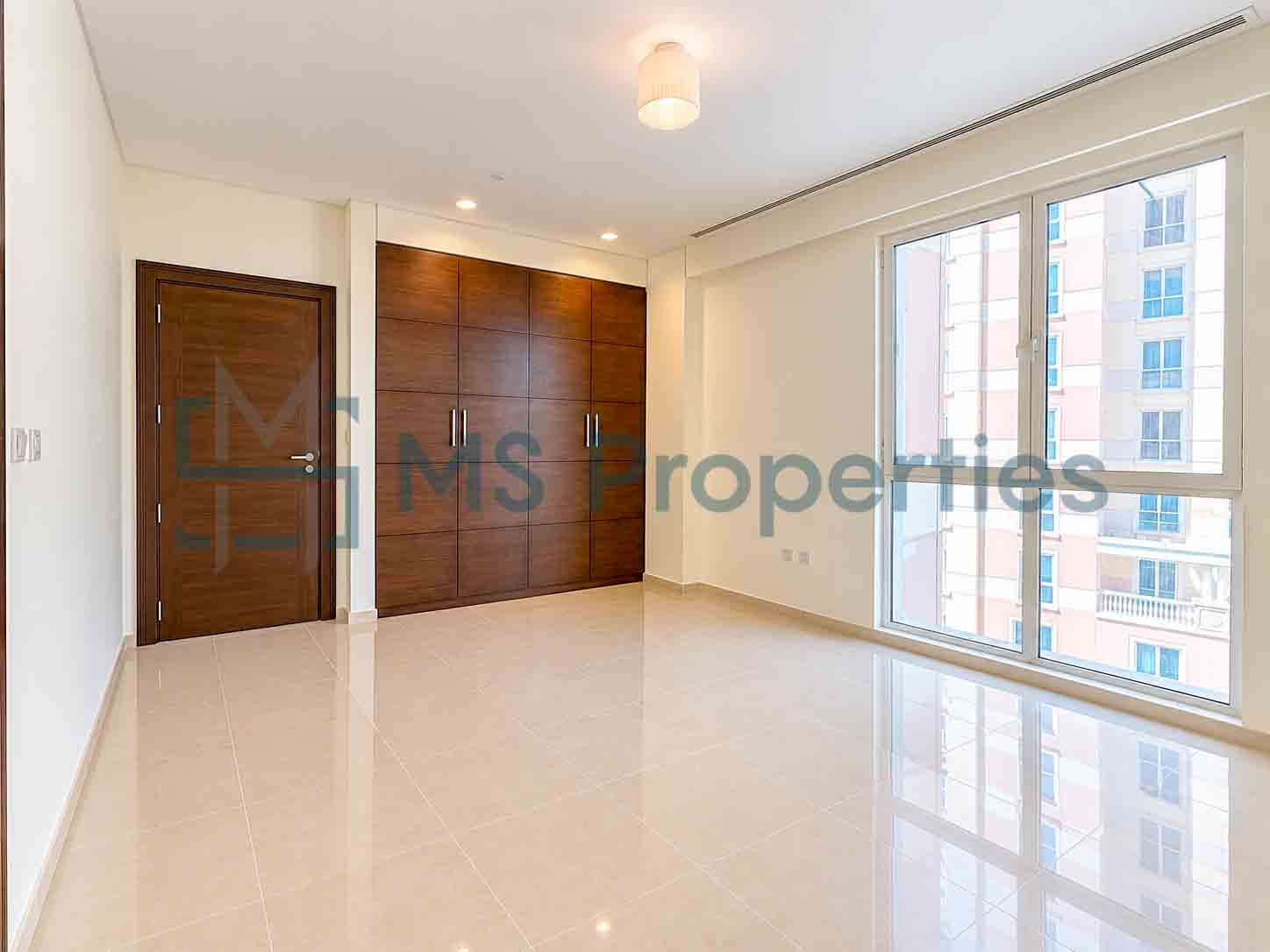 Stunning 2 BDR Apartment w/ Balcony Full Sea View | For Sale