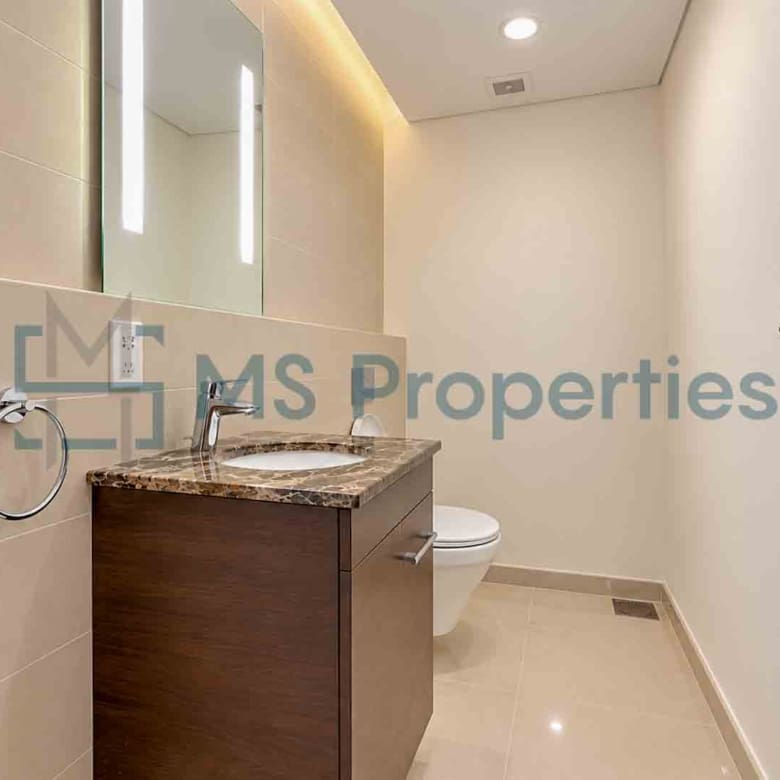 Stunning 2 BDR Apartment w/ Balcony Full Sea View | For Sale