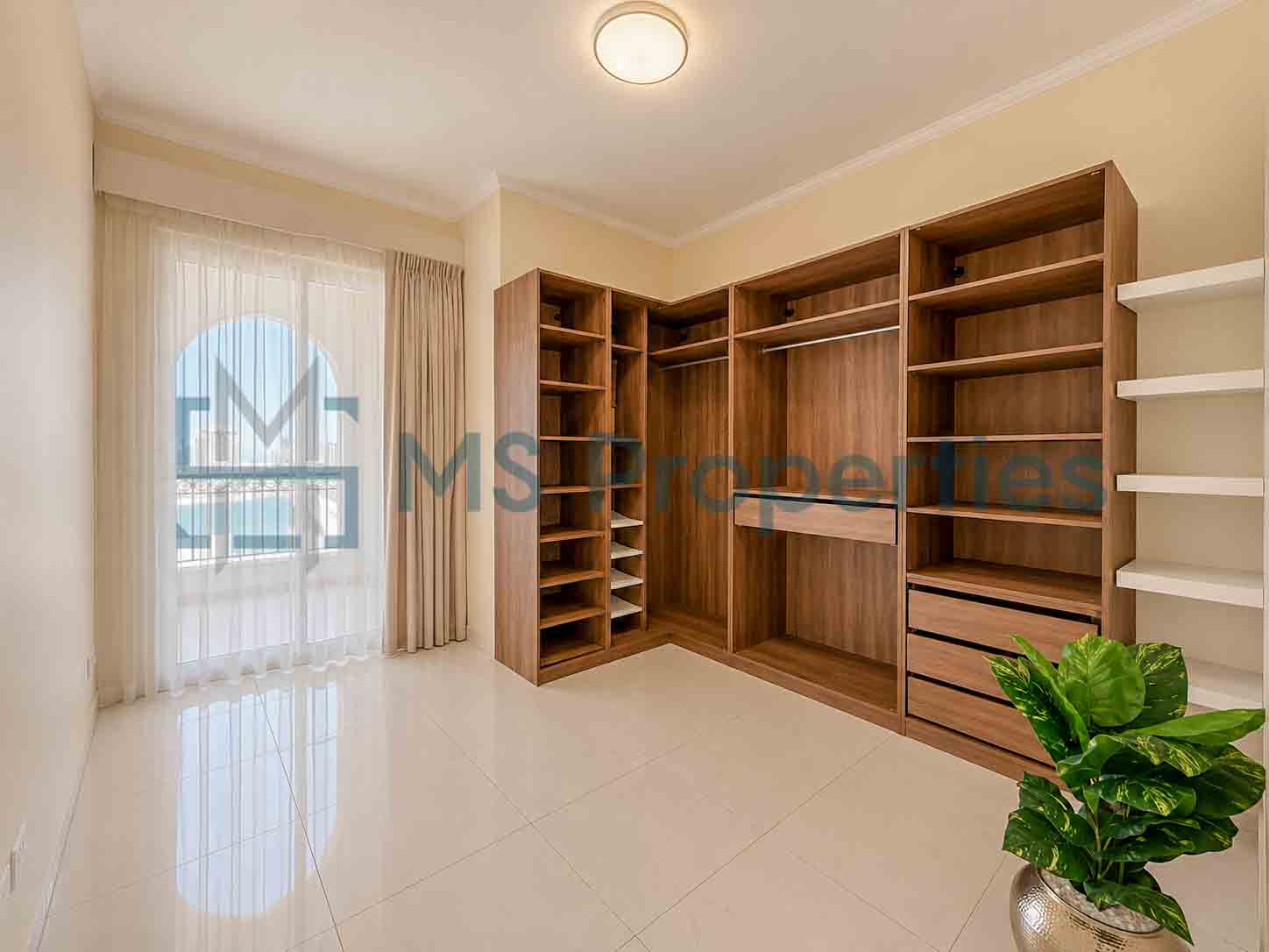 Premium 3BDR Flat Furnished w/ Balcony Breathtaking Sea View