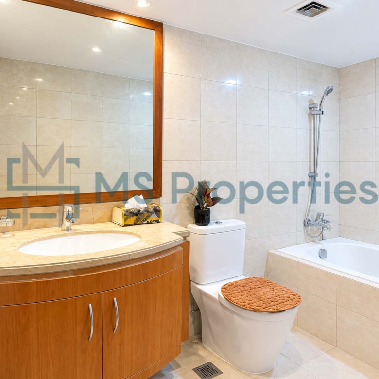 Gorgeous Studio Apartment with Sea View Balcony