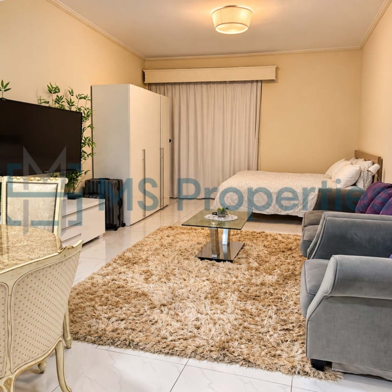 Gorgeous Studio Apartment with Sea View Balcony