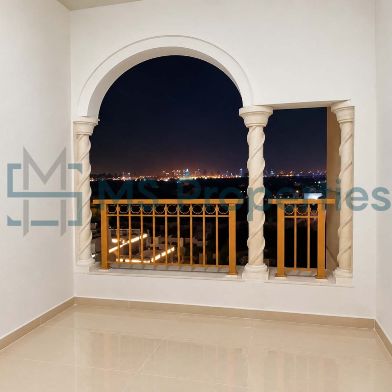 Gorgeous Studio Apartment with Sea View Balcony