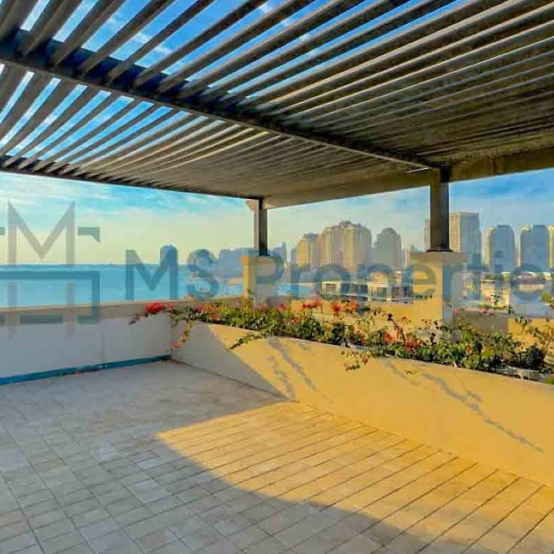 Sophisticated Studio Furnished with Great View