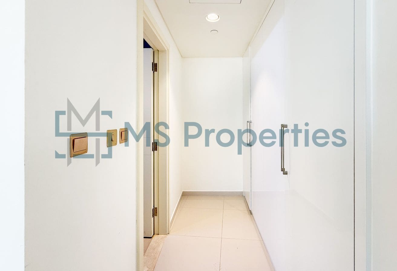 Stunning 1 BDR Furnished with Balcony | Beautiful Sea View