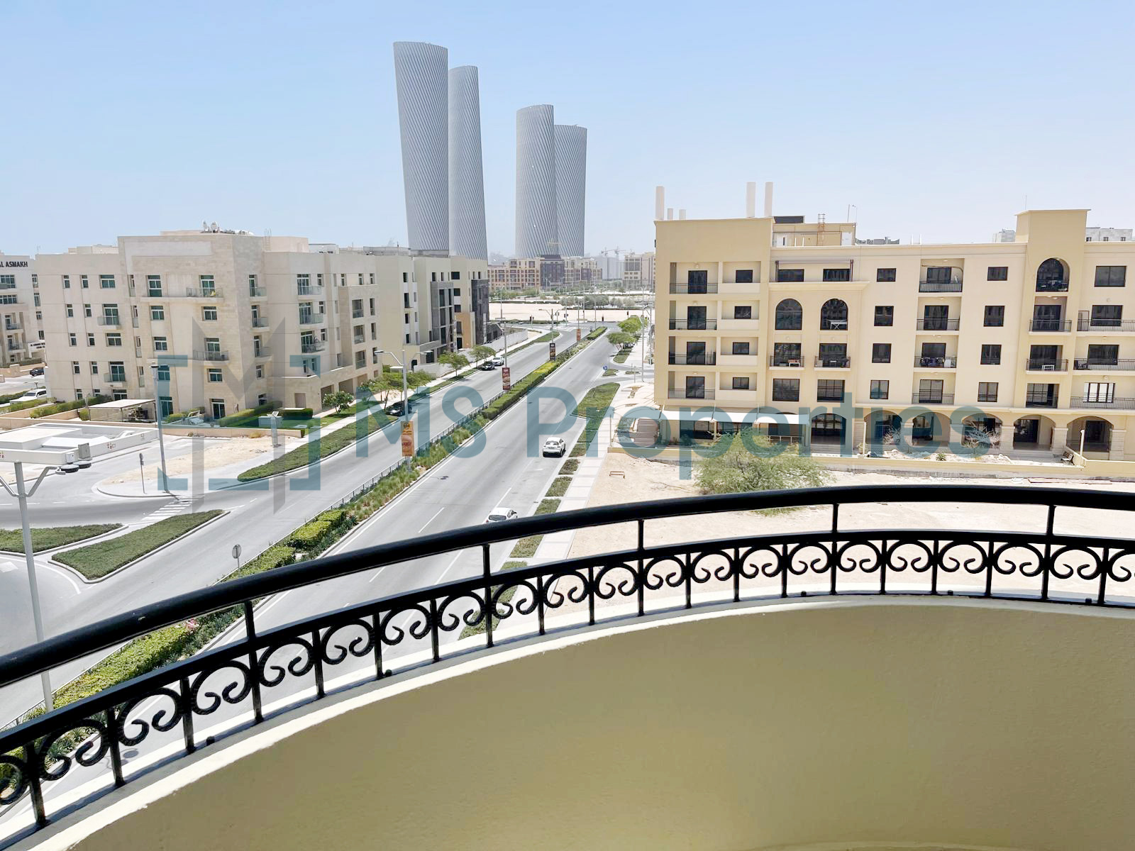 Stunning 3 BHK Furnished with Balcony | Prime Location Lusail