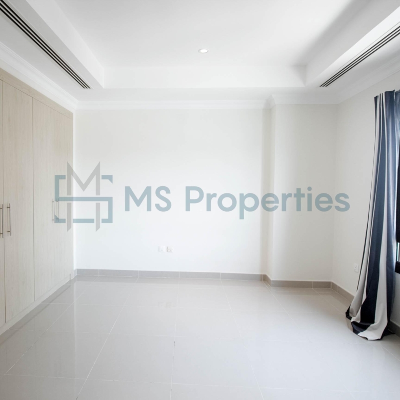 Stunning 2 BHK Apartment with Marina Sea View Balcony