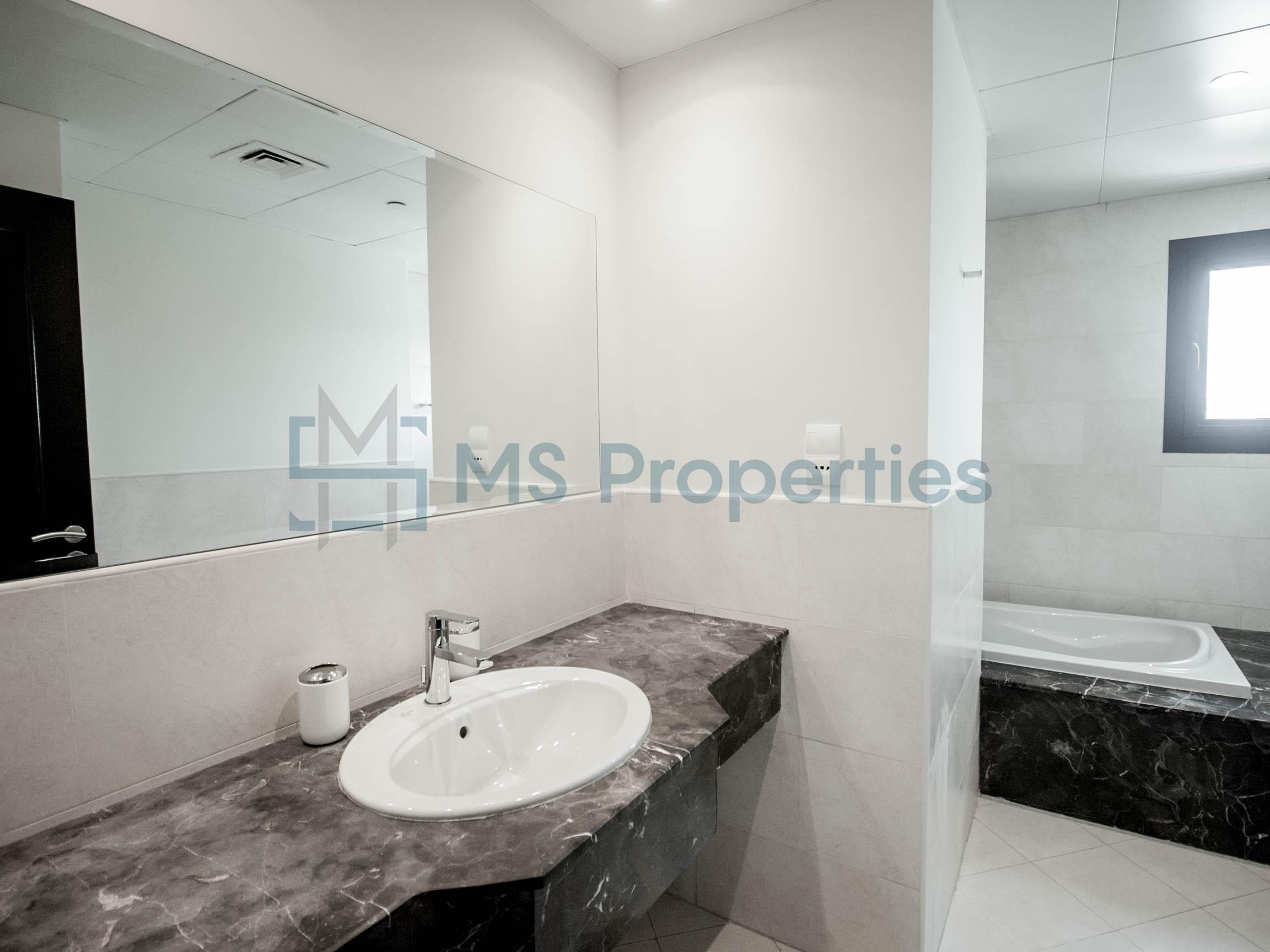 Stunning 2 BHK Apartment with Marina Sea View Balcony