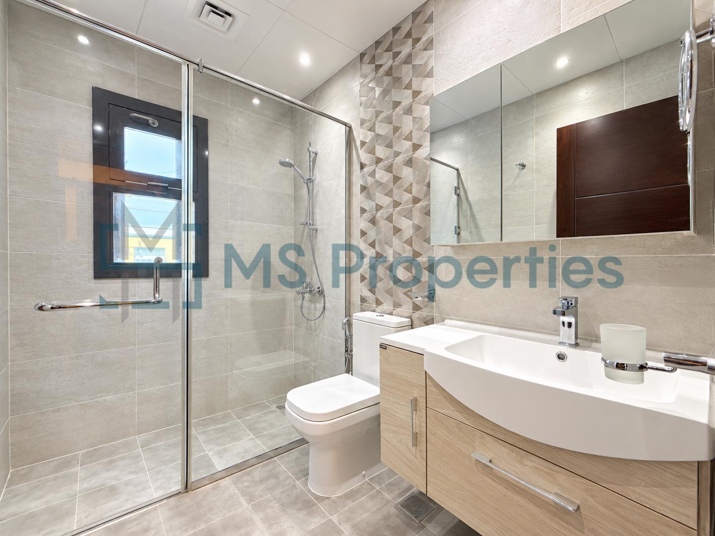 Luxuriously Furnished 3BHK + MaidRoom in The Pearl