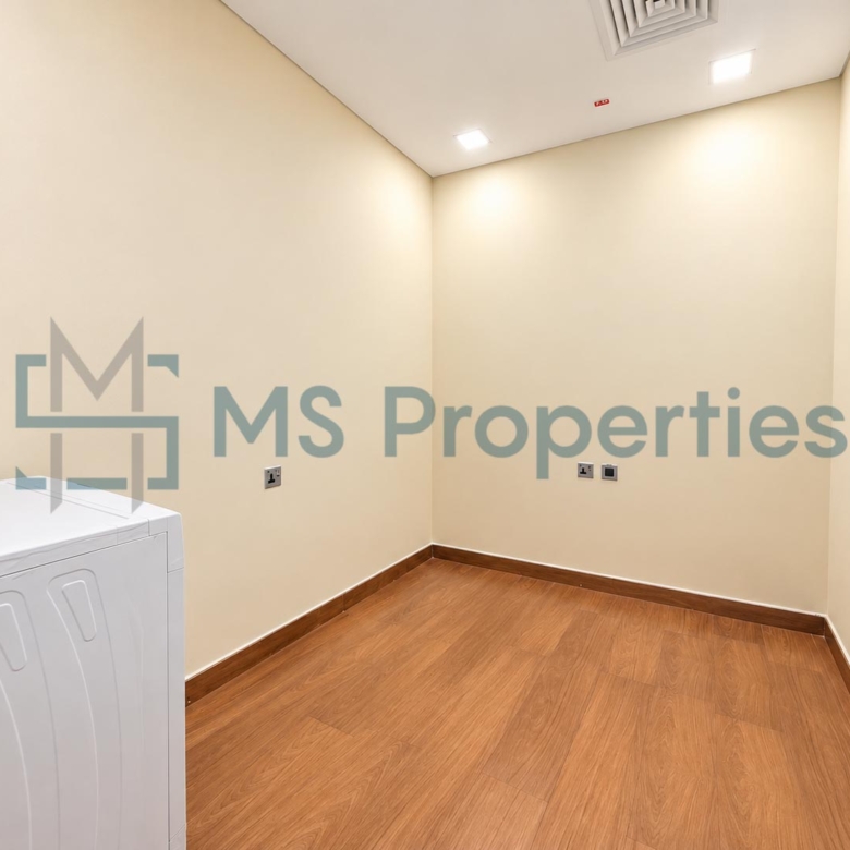 Luxuriously Furnished 3BHK + MaidRoom in The Pearl