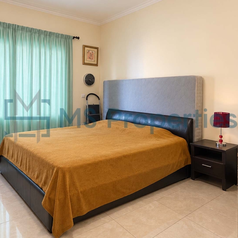 Sophisticated 2BHK Furnished with Balcony Sea View