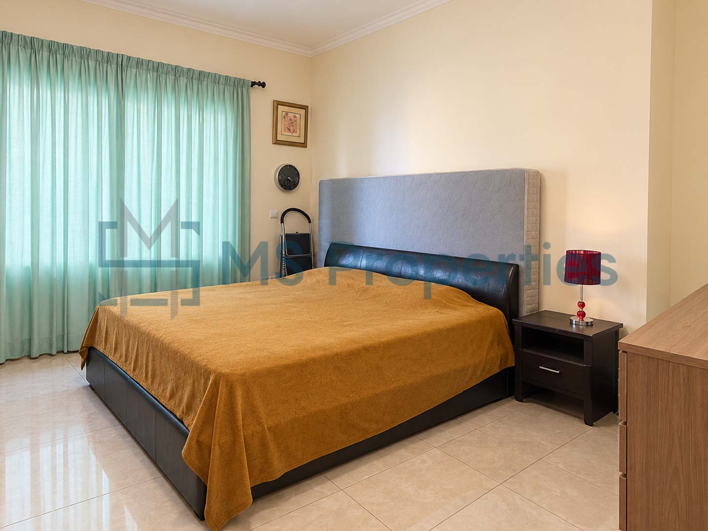 Sophisticated 2BHK Furnished with Balcony Sea View