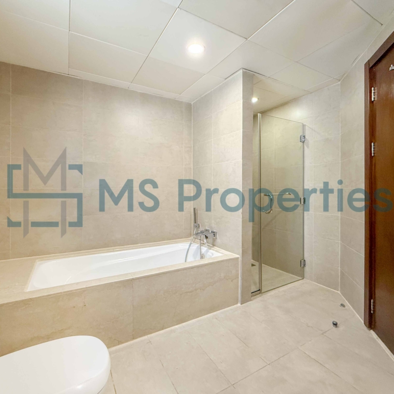 Sophisticated | 1 BDR Flat with Balcony | Bills Included