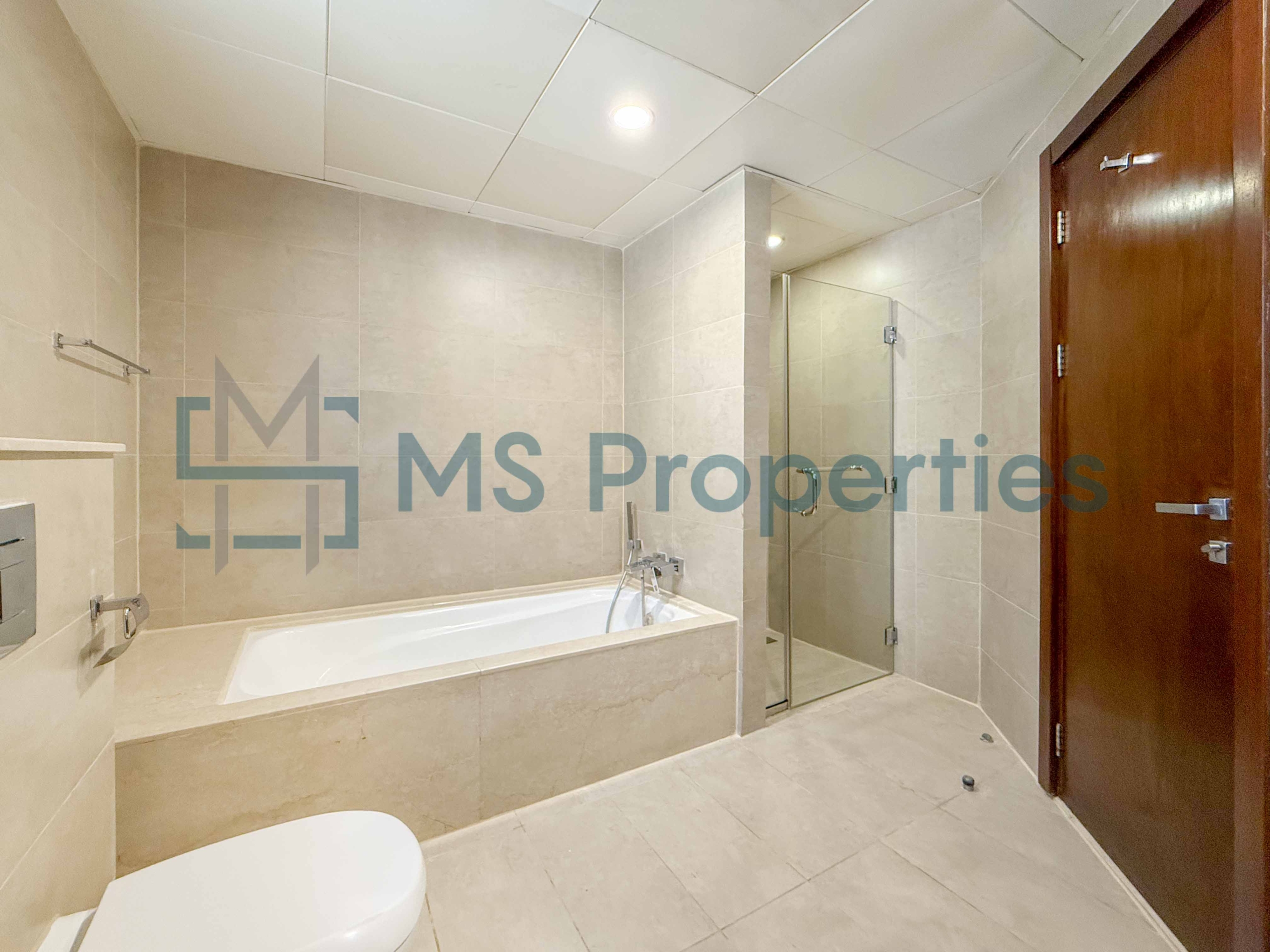 Sophisticated | 1 BDR Flat with Balcony | Bills Included