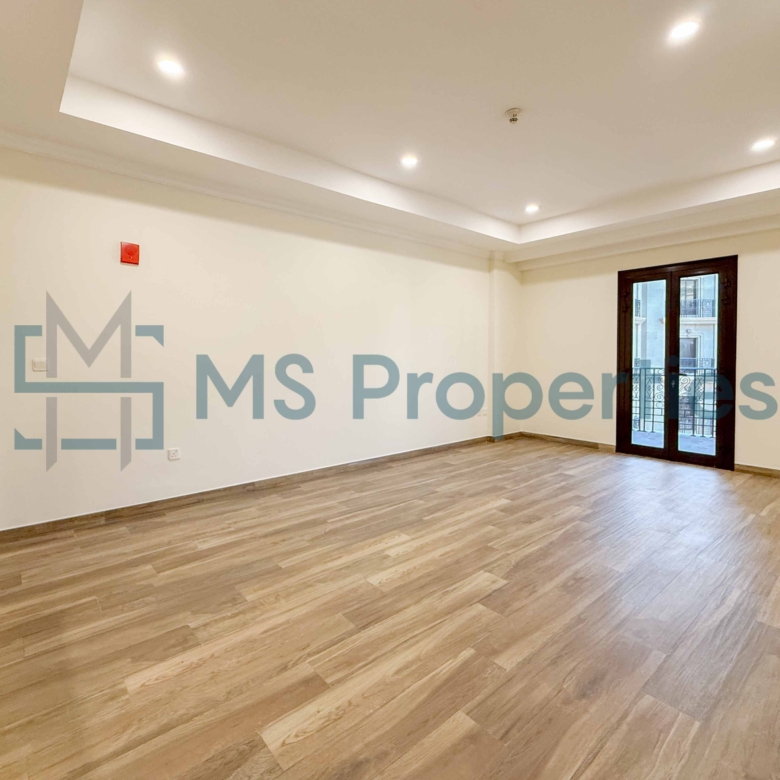 Sophisticated | 1 BDR Flat with Balcony | Bills Included