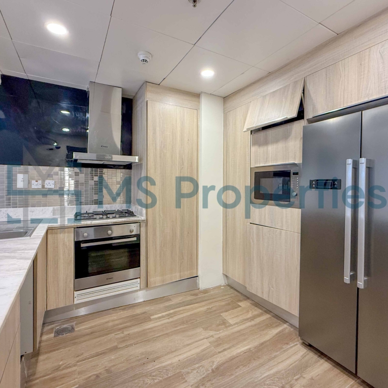 Sophisticated | 1 BDR Flat with Balcony | Bills Included
