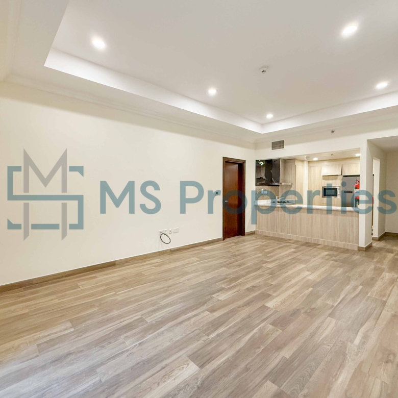Sophisticated | 1 BDR Flat with Balcony | Bills Included