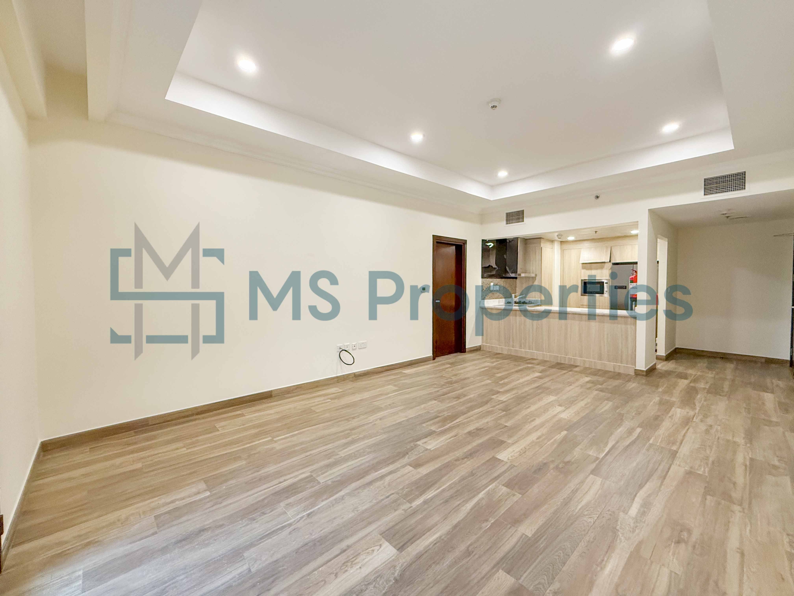 Sophisticated | 1 BDR Flat with Balcony | Bills Included