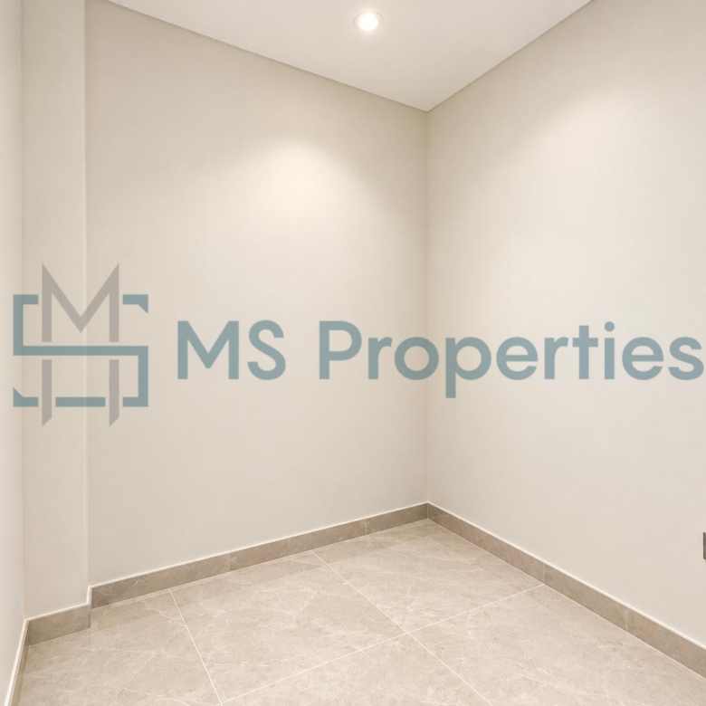 Prestigious 2 BHK + Maid Furnished with Balcony Beautiful City View