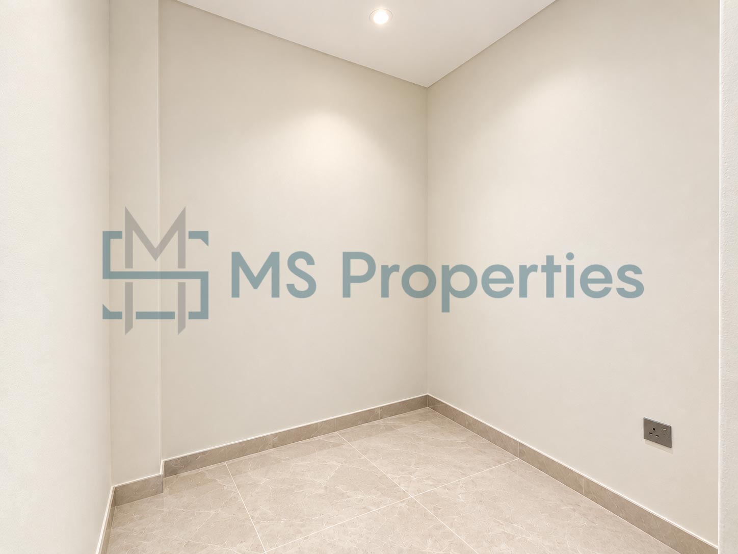 Prestigious 2 BHK + Maid Furnished with Balcony Beautiful City View