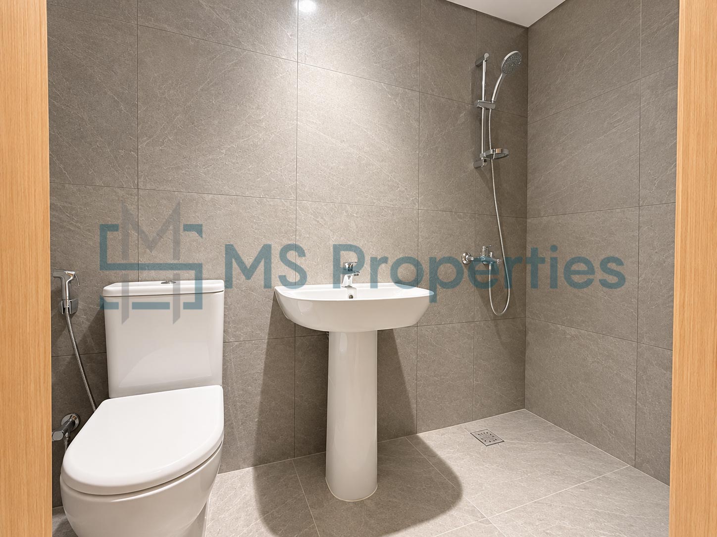 Prestigious 2 BHK + Maid Furnished with Balcony Beautiful City View