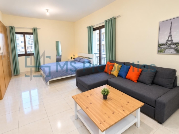 Cozy and Bright Studio Apartment in Fox Hills