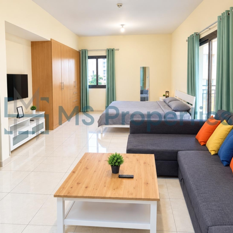 Cozy and Bright Studio Apartment in Fox Hills