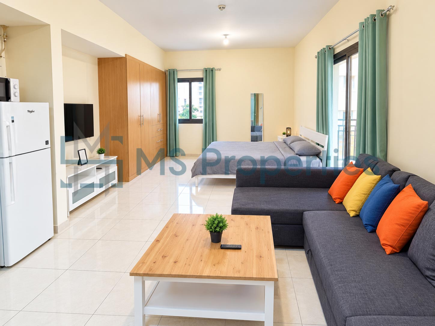 Cozy and Bright Studio Apartment in Fox Hills