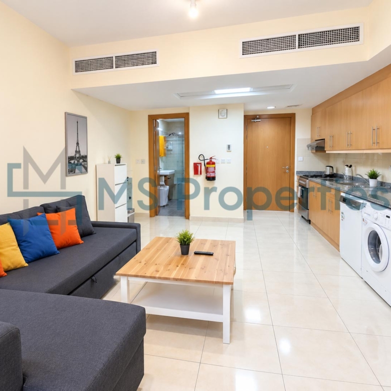 Cozy and Bright Studio Apartment in Fox Hills