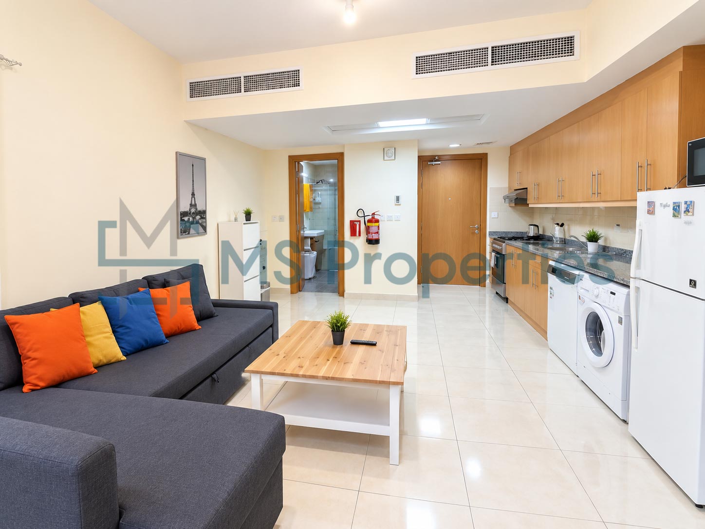 Cozy and Bright Studio Apartment in Fox Hills